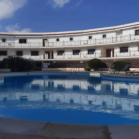 Paramount Gardens C201 Appartement
