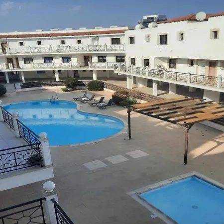 Paramount Gardens C201 Appartement *