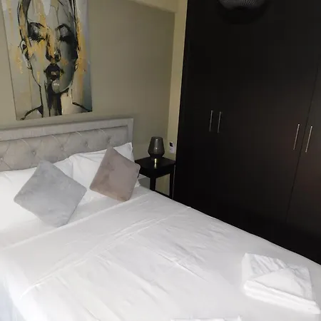 Paramount Gardens C201 Διαμέρισμα *