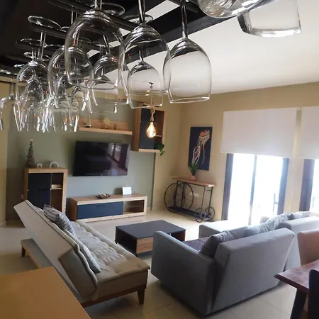 Апартаменты Paramount Gardens C201