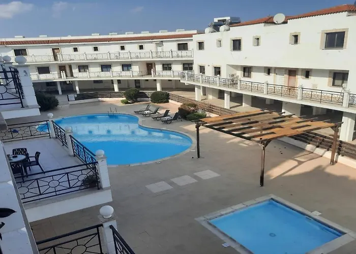 Paramount Gardens C201 Apartment *