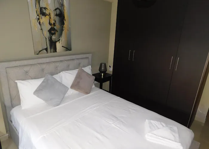 Paramount Gardens C201 Apartment *