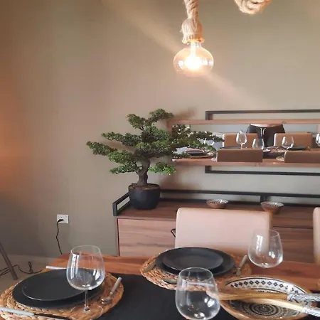 Paramount Gardens C201 Apartament