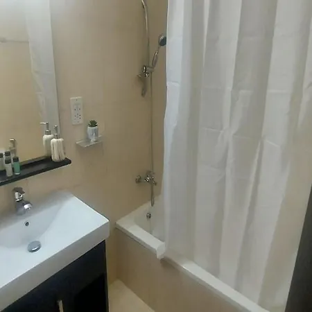 Paramount Gardens C201 Apartament