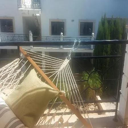 Paramount Gardens C201 Apartament *