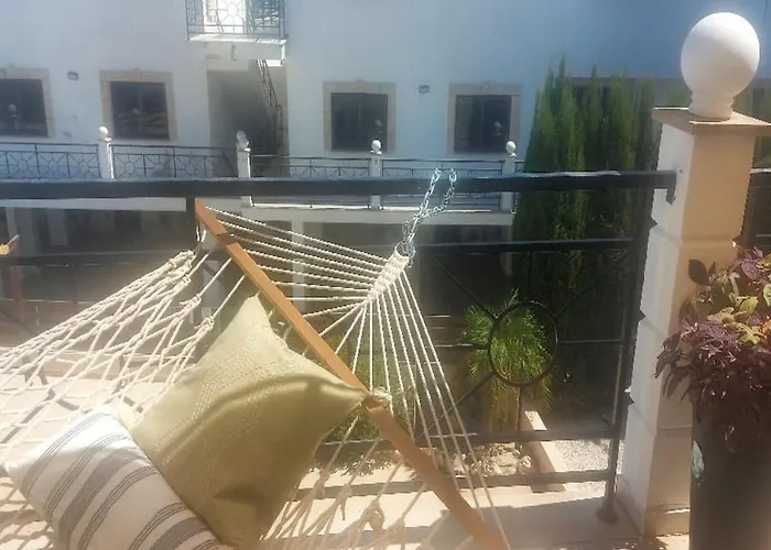 Paramount Gardens C201 Apartament *